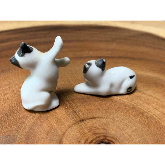 Vintage Miniature Cat Figurines Made In Japan Black & White Ceramic Set of 2 - Picture 3 of 10